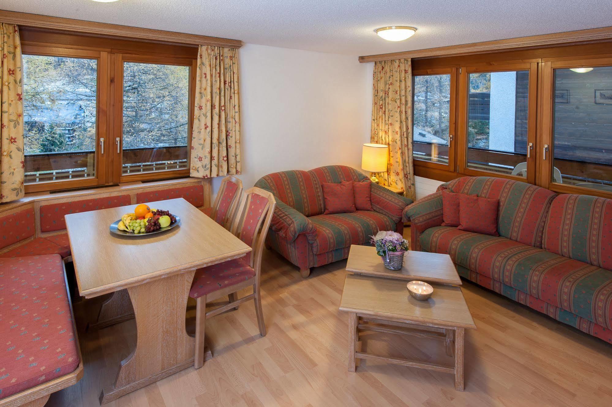 Appartements Zermatt Paradies Екстер'єр фото